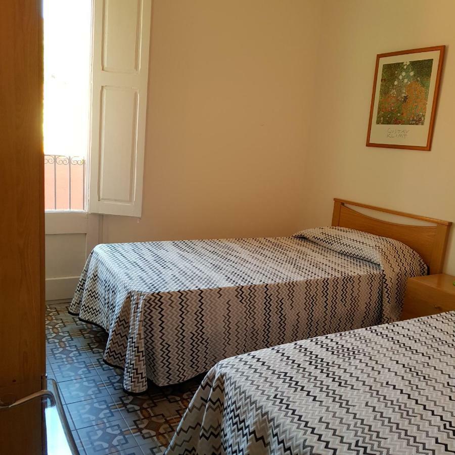 Apartamentos Nouvilas Portbou Extérieur photo